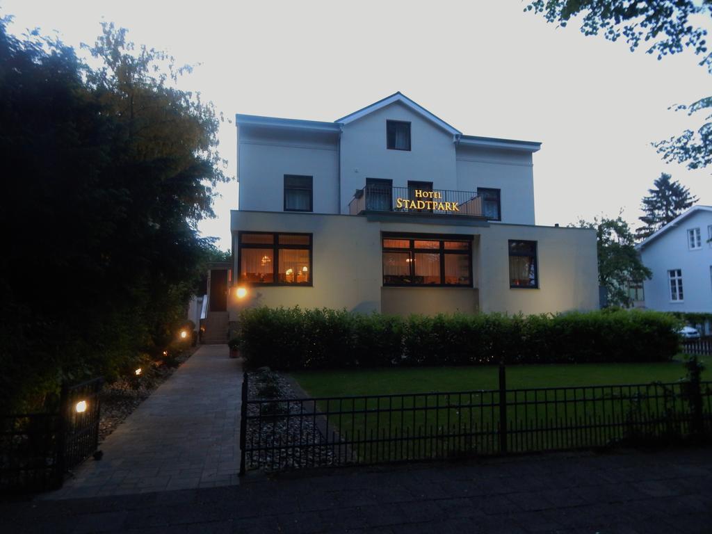 لوبيك Aparthotel Stadtpark المظهر الخارجي الصورة